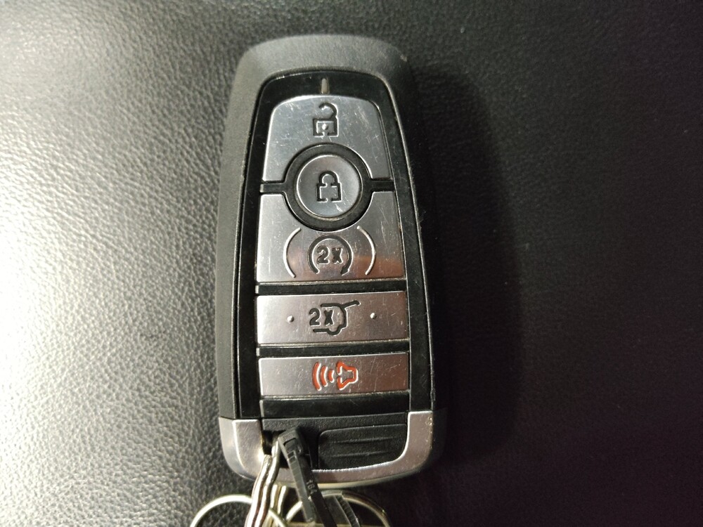 2021 Ford Explorer in Tulsa, OK 74145 - 18130463 32