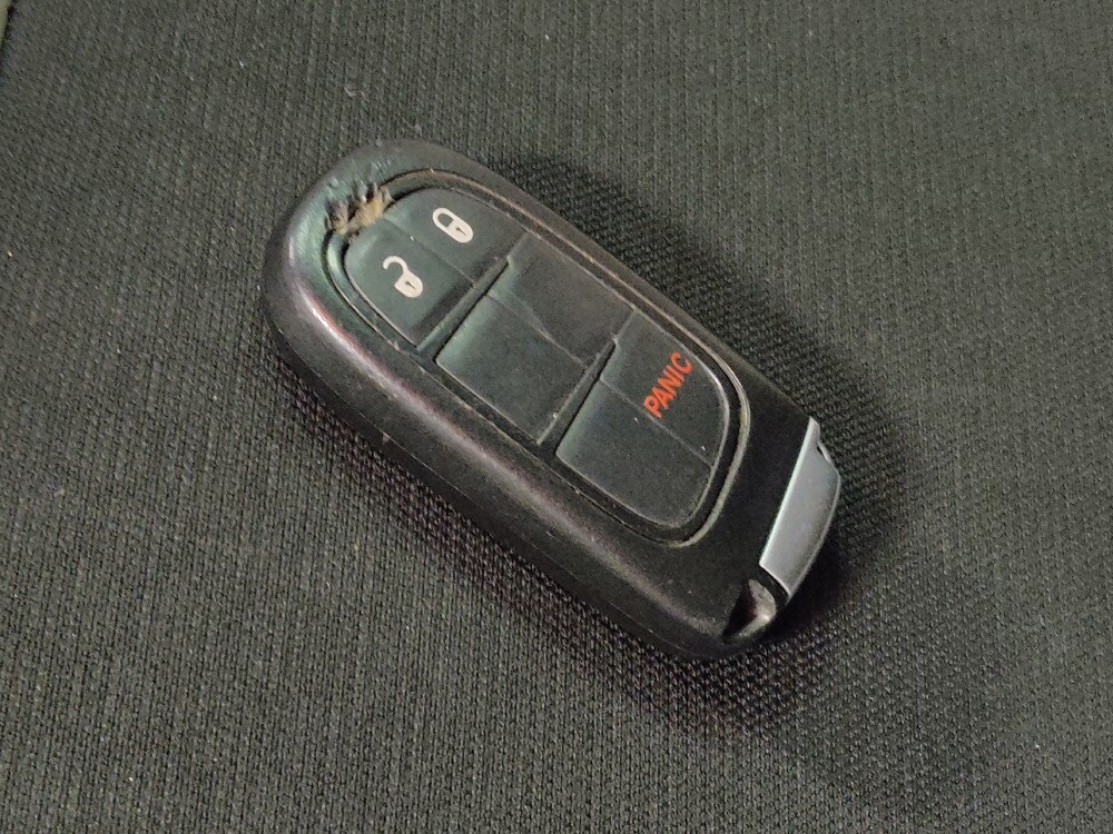 2020 Jeep Cherokee in Phoenix, AZ 85022 - 18130467 32