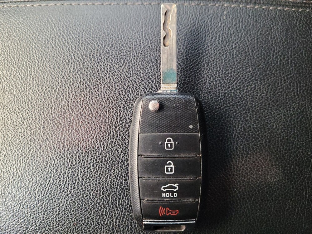 2020 Kia Optima in Riverside, CA 92504 - 18130480 32