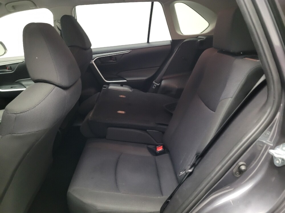 2019 Toyota RAV4 in Riverside, CA 92504 - 18130491 18