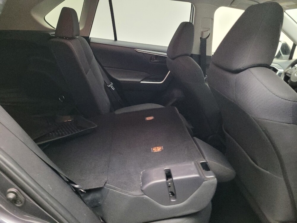 2019 Toyota RAV4 in Riverside, CA 92504 - 18130491 19