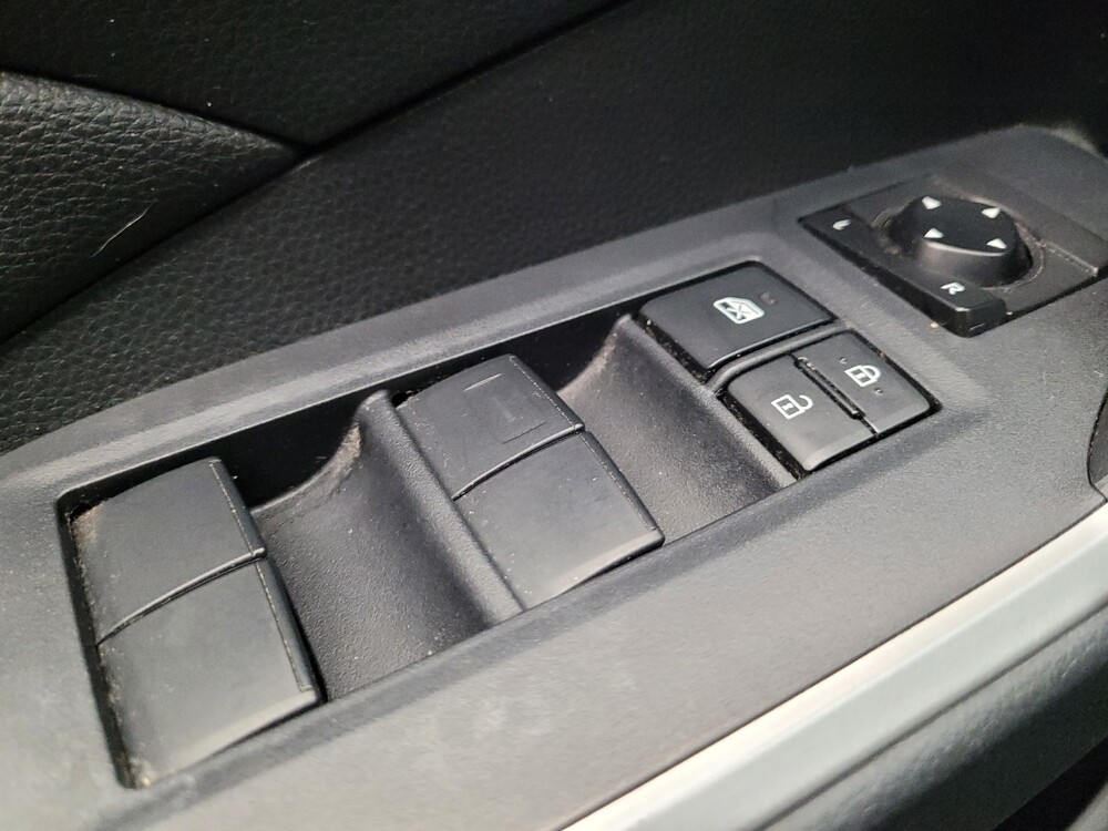 2019 Toyota RAV4 in Riverside, CA 92504 - 18130491 27