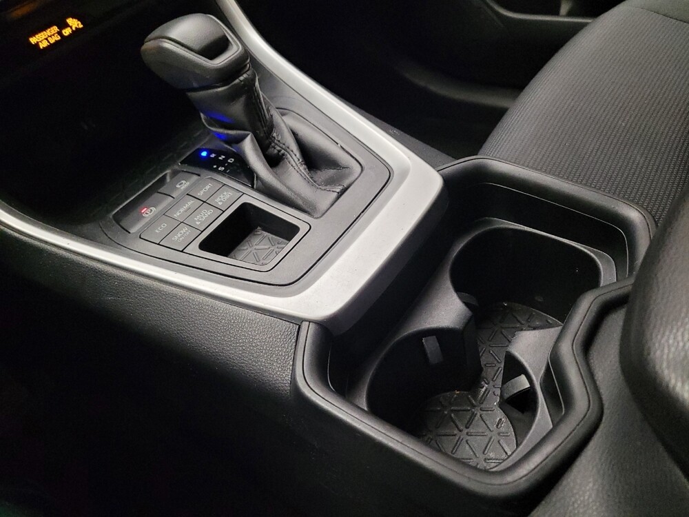 2019 Toyota RAV4 in Riverside, CA 92504 - 18130491 26