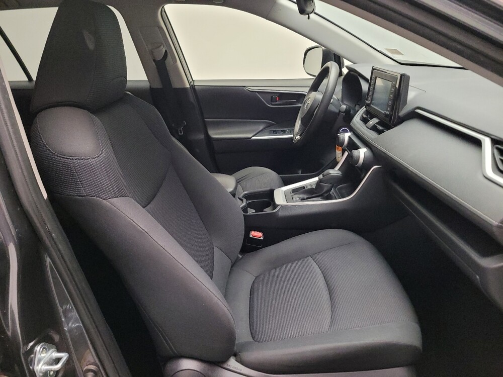 2019 Toyota RAV4 in Riverside, CA 92504 - 18130491 21
