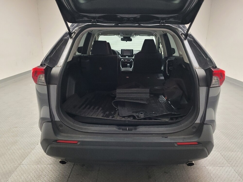 2019 Toyota RAV4 in Riverside, CA 92504 - 18130491 29