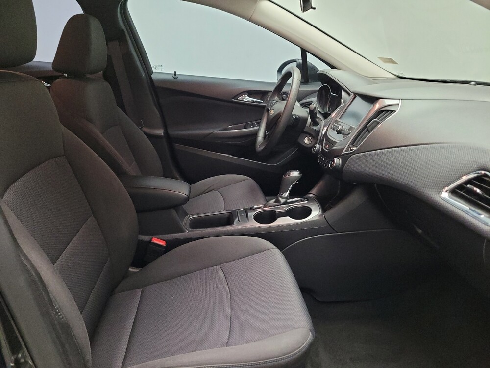 2017 Chevrolet Cruze in Montclair, CA 91763 - 18130499 21