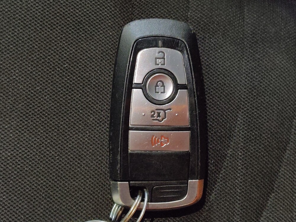 2020 Ford Explorer in Arlington, TX 76011 - 18130532 32