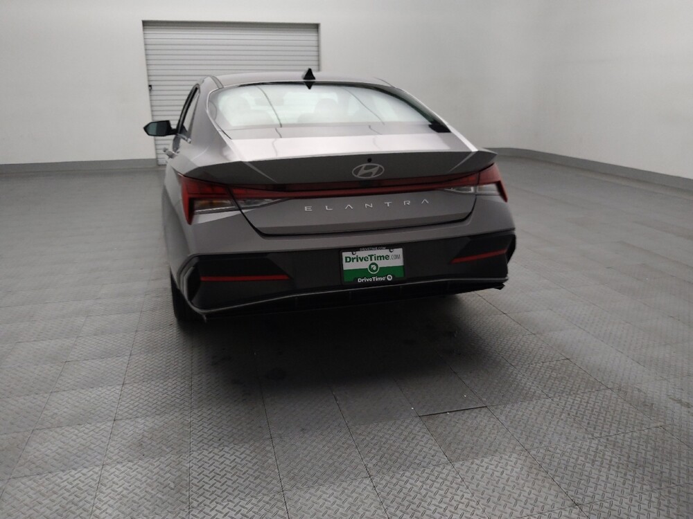 2025 Hyundai Elantra in Arlington, TX 76011 - 18130551 6