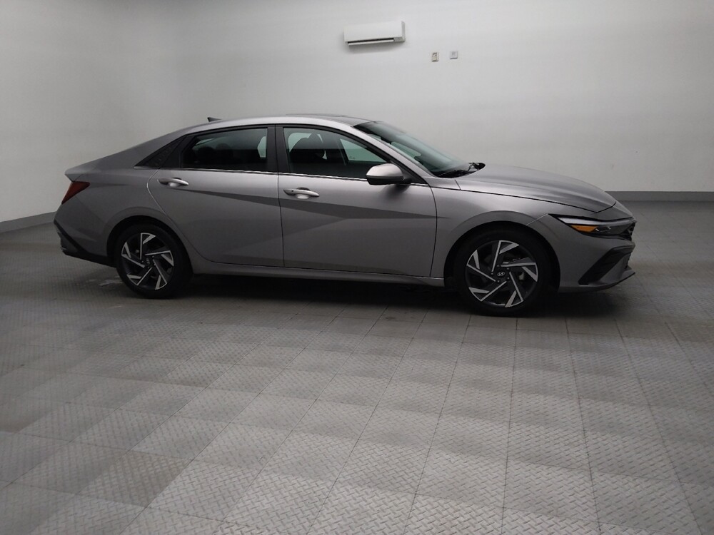 2025 Hyundai Elantra in Arlington, TX 76011 - 18130551 11