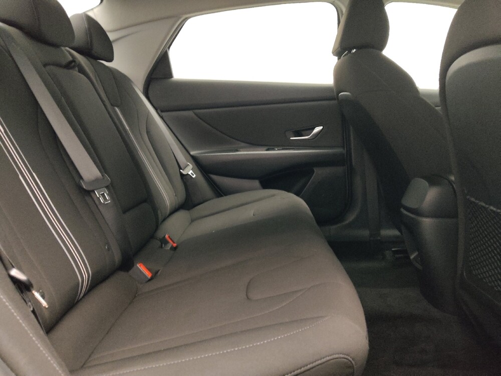 2025 Hyundai Elantra in Arlington, TX 76011 - 18130551 19