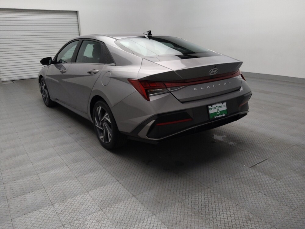 2025 Hyundai Elantra in Arlington, TX 76011 - 18130551 5