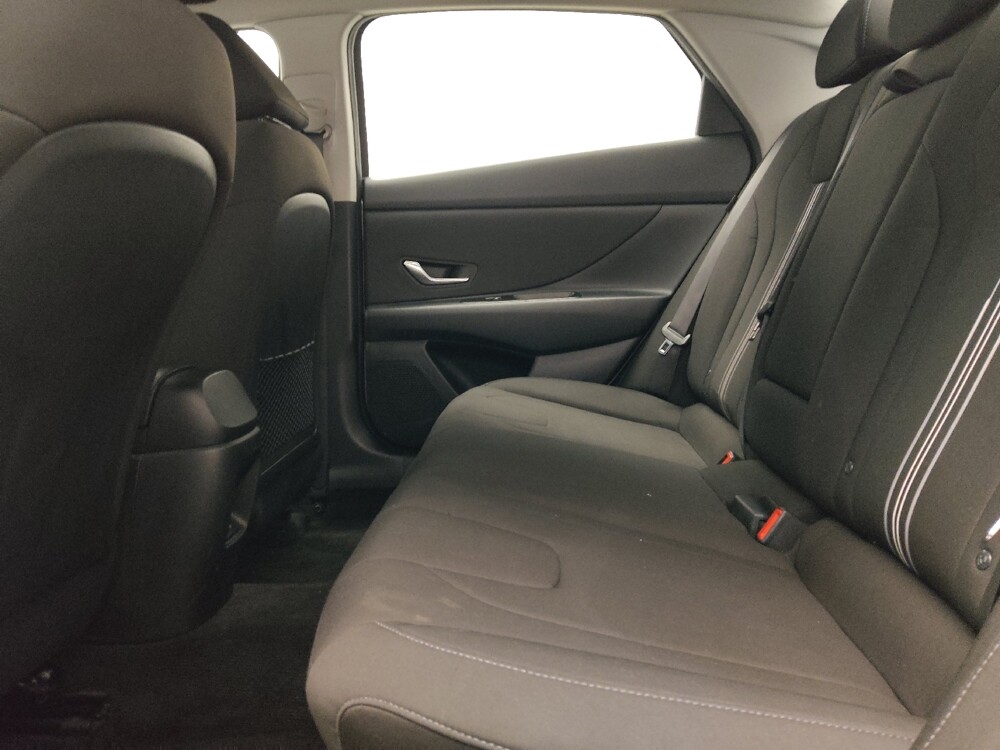 2025 Hyundai Elantra in Arlington, TX 76011 - 18130551 18