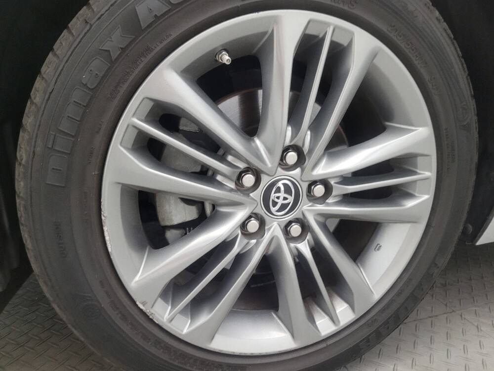 2017 Toyota Camry in Glendale, AZ 85301 - 18130556 31