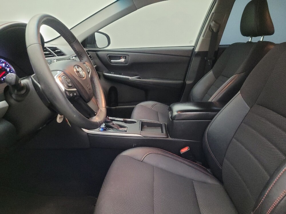 2017 Toyota Camry in Glendale, AZ 85301 - 18130556 17