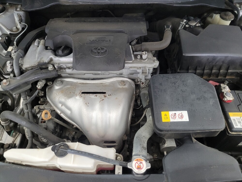 2017 Toyota Camry in Glendale, AZ 85301 - 18130556 30