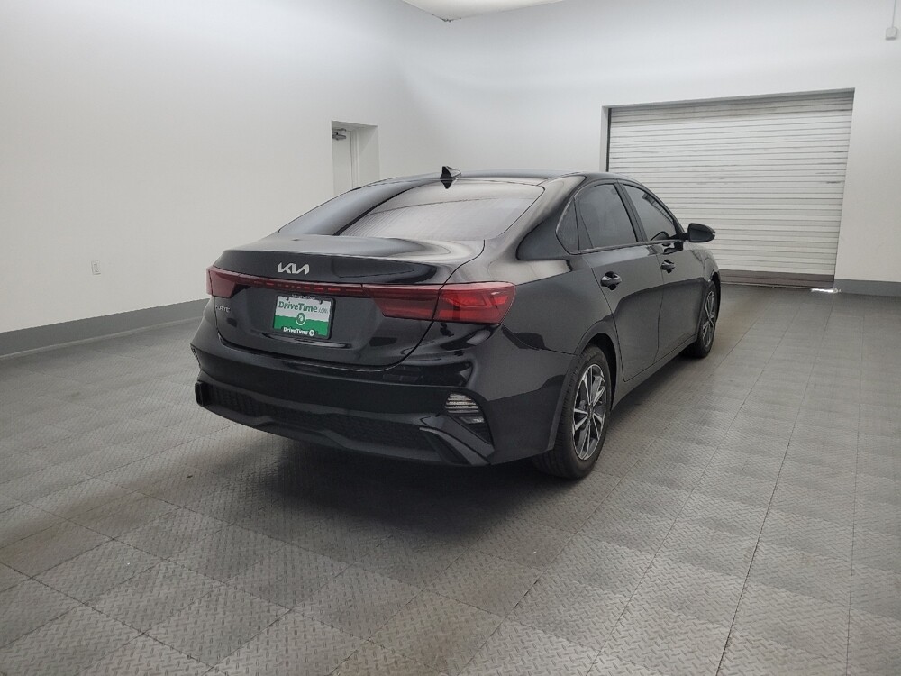 2023 Kia Forte in Glendale, AZ 85301 - 18130559 9
