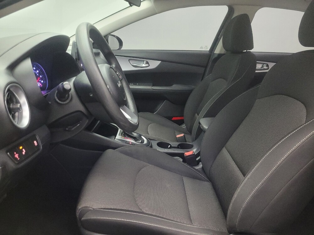 2023 Kia Forte in Glendale, AZ 85301 - 18130559 17