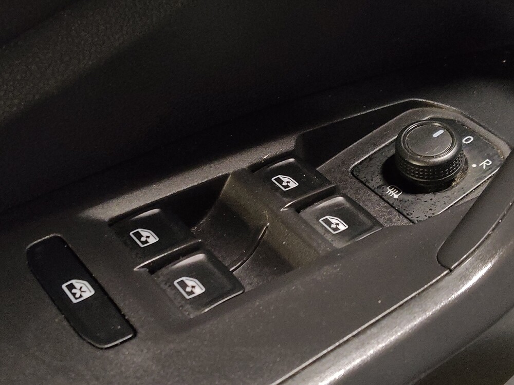 2019 Volkswagen Jetta in Orlando, FL 32808 - 18130584 27