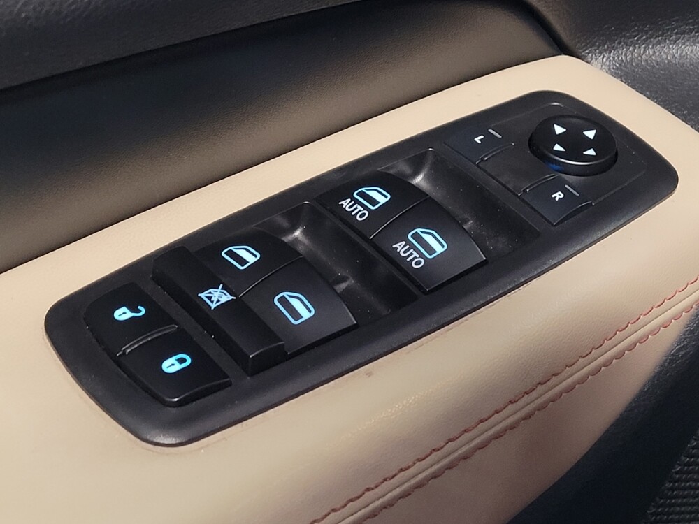 2016 Jeep Grand Cherokee in Jacksonville, FL 32210 - 18130587 27