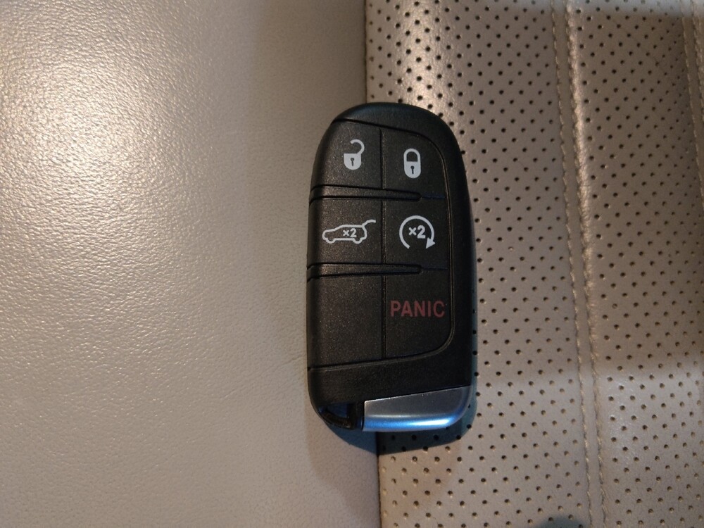 2018 Jeep Grand Cherokee in Kissimmee, FL 34744 - 18130597 32