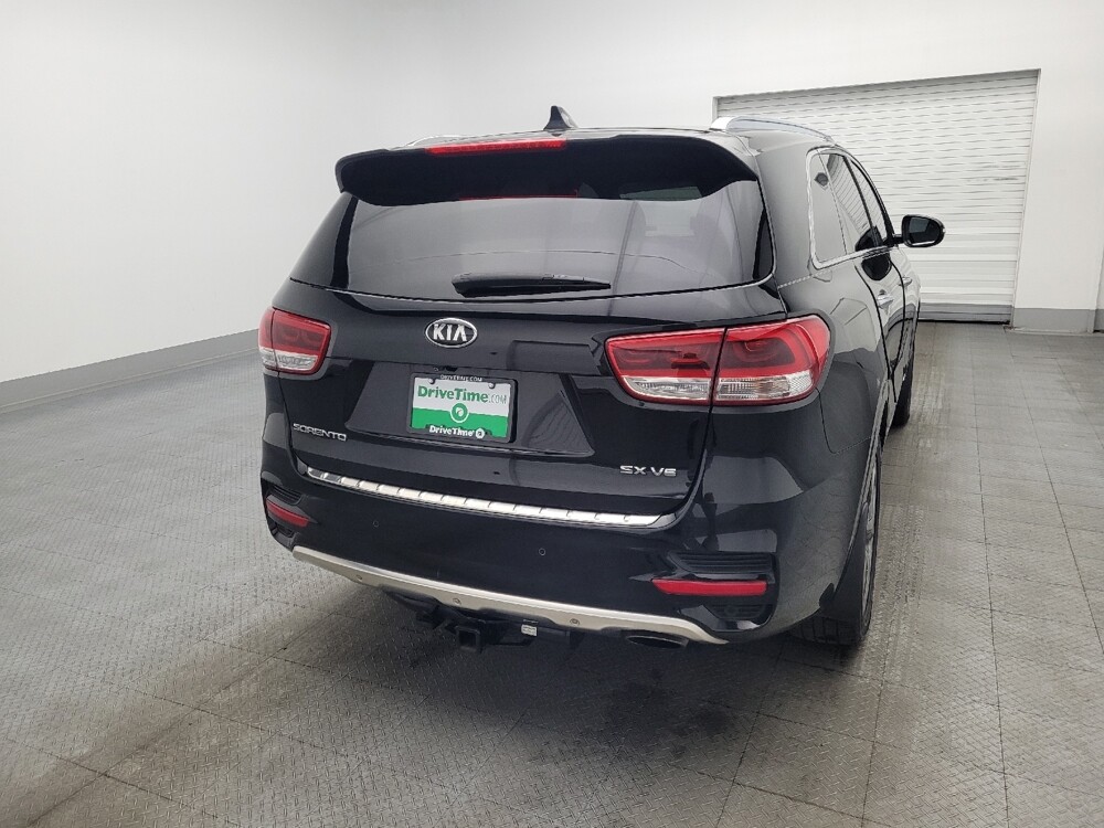2018 Kia Sorento in Hialeah, FL 33014 - 18130600 9