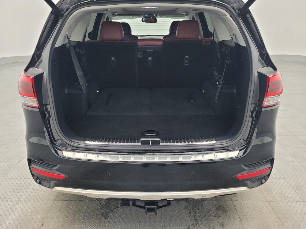 2018 Kia Sorento in Hialeah, FL 33014 - 18130600 29