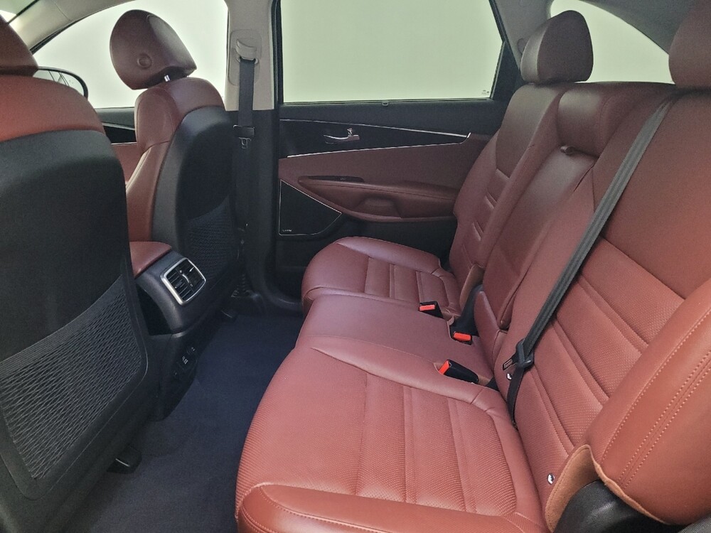 2018 Kia Sorento in Hialeah, FL 33014 - 18130600 18