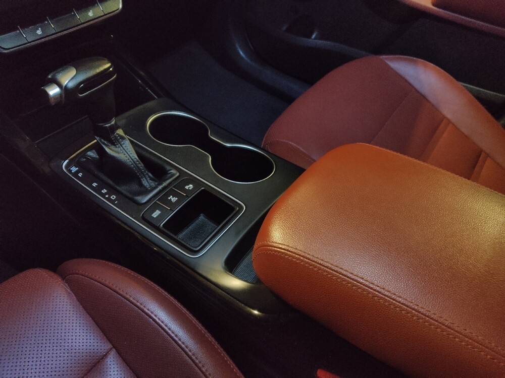 2018 Kia Sorento in Hialeah, FL 33014 - 18130600 26