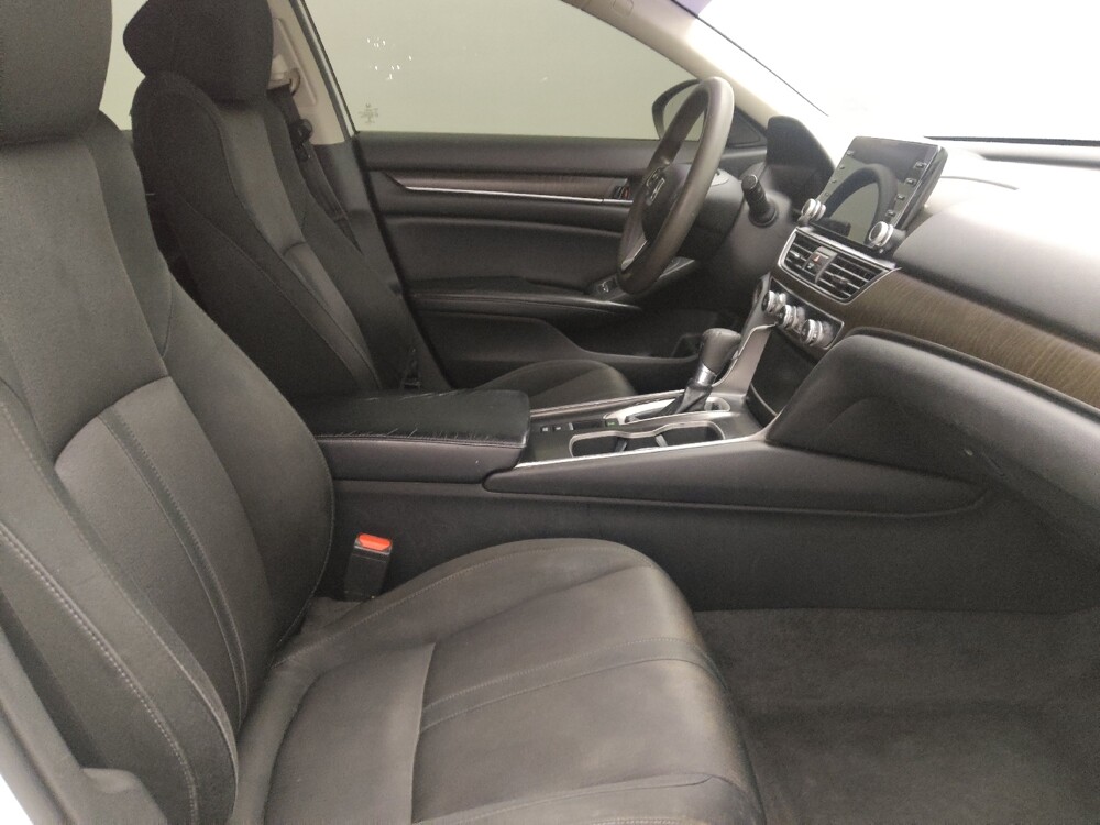 2018 Honda Accord in Hialeah, FL 33014 - 18130601 21