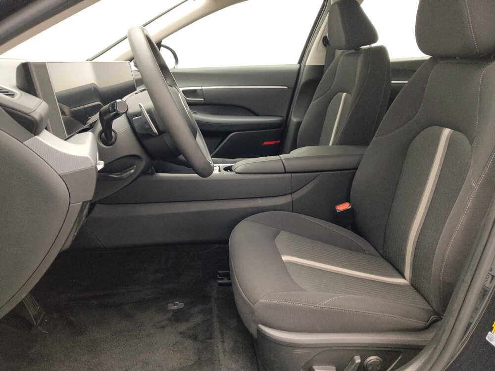 2025 Hyundai Sonata in Jacksonville, FL 32210 - 18130603 17