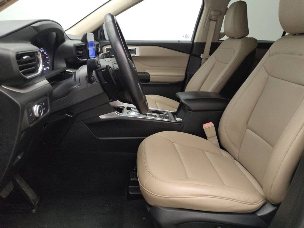 2020 Ford Explorer in Orlando, FL 32808 - 18130610 17