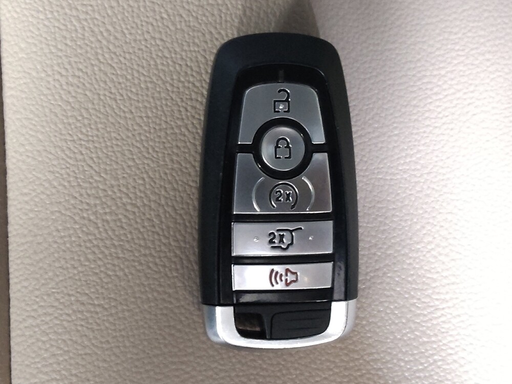 2020 Ford Explorer in Orlando, FL 32808 - 18130610 32