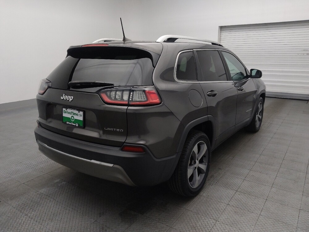 2019 Jeep Cherokee in Hialeah, FL 33014 - 18130624 9