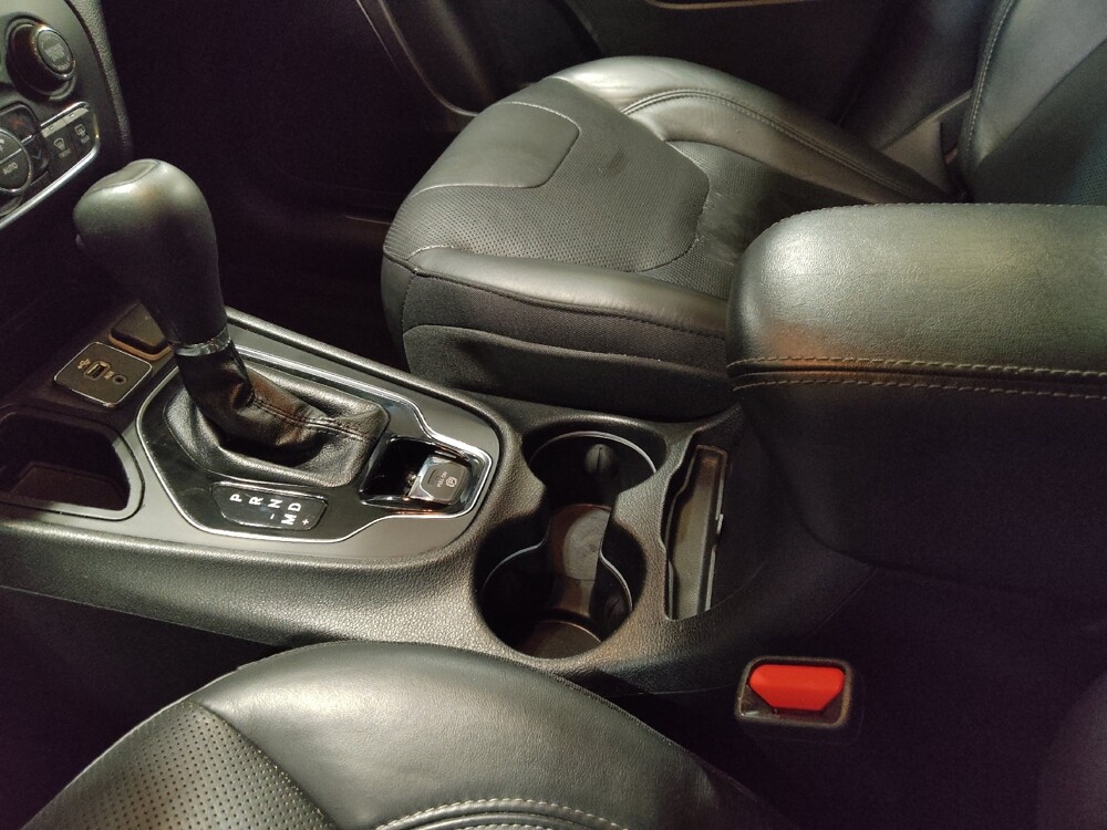 2019 Jeep Cherokee in Hialeah, FL 33014 - 18130624 26