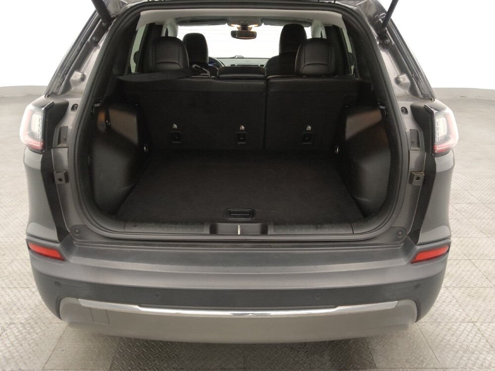 2019 Jeep Cherokee in Hialeah, FL 33014 - 18130624 29