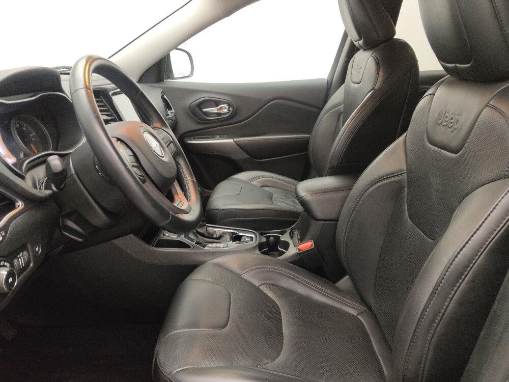 2019 Jeep Cherokee in Hialeah, FL 33014 - 18130624 17