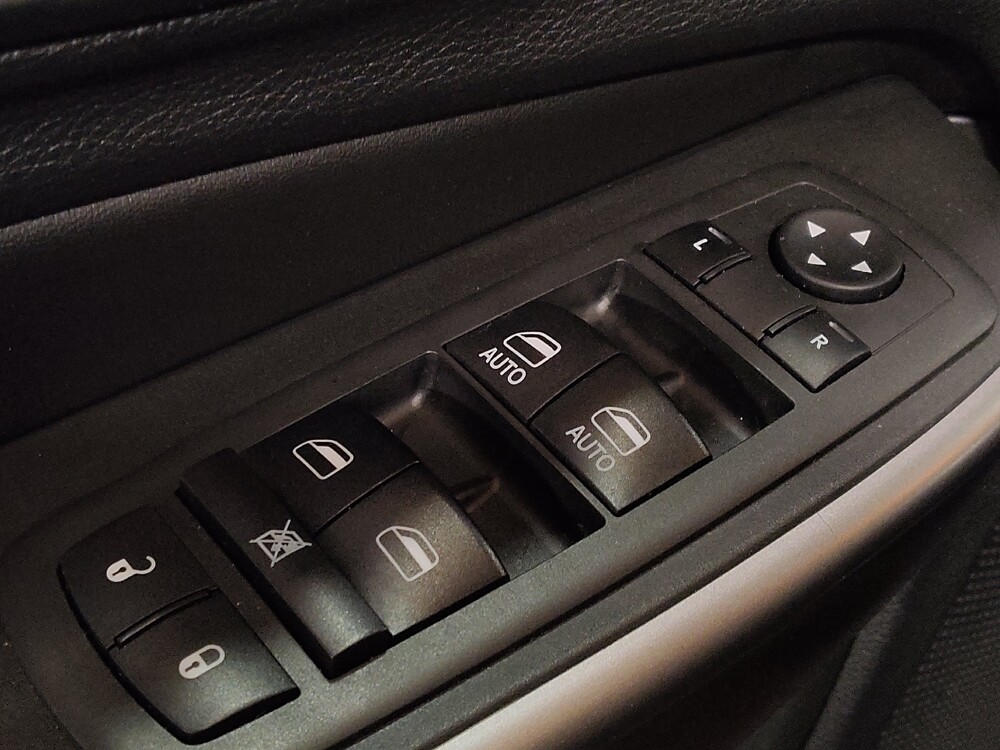 2019 Jeep Cherokee in Hialeah, FL 33014 - 18130624 27