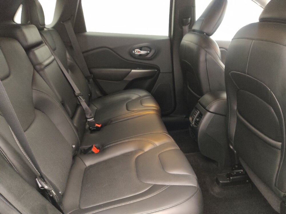 2019 Jeep Cherokee in Hialeah, FL 33014 - 18130624 19