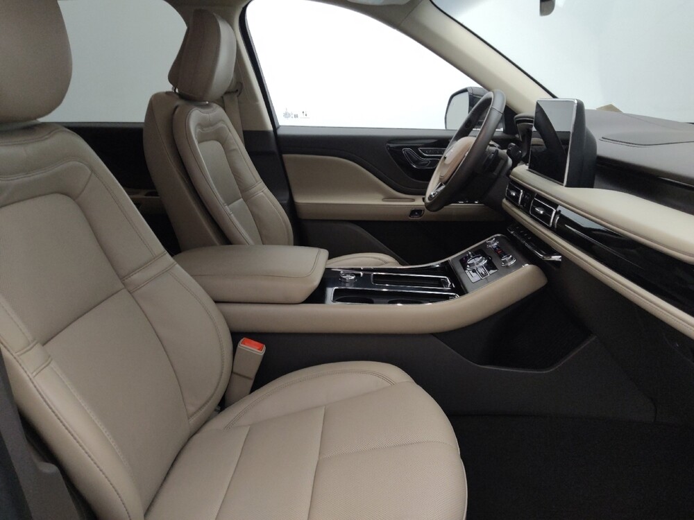 2020 Lincoln Aviator in Orlando, FL 32808 - 18130625 21