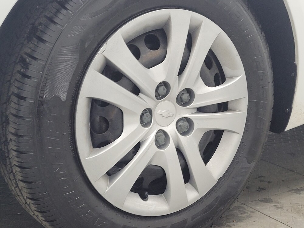 2018 Chevrolet Sonic in Memphis, TN 38115 - 18130673 31