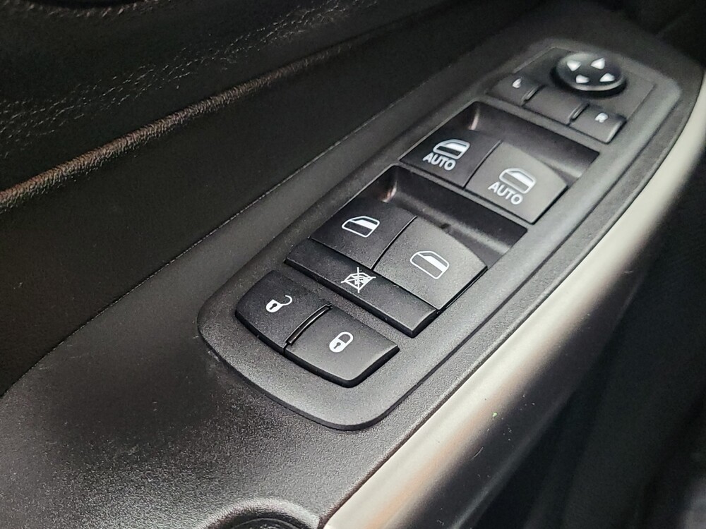 2020 Jeep Cherokee in Huntsville, AL 35816 - 18130680 27