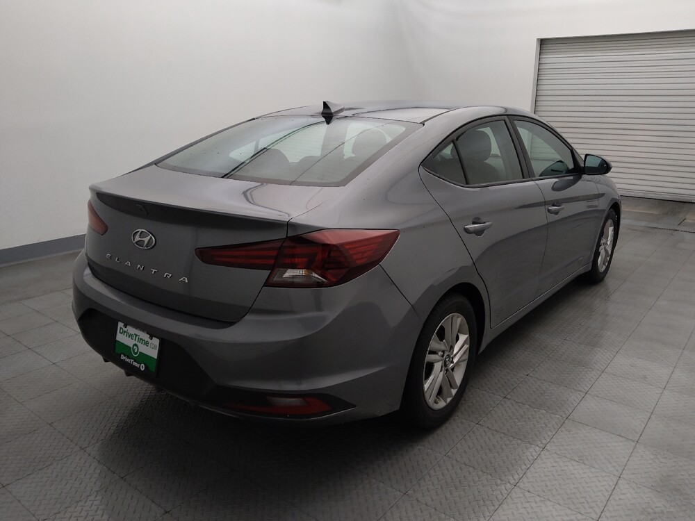 2019 Hyundai Elantra in Houston, TX 77060 - 18130689 9