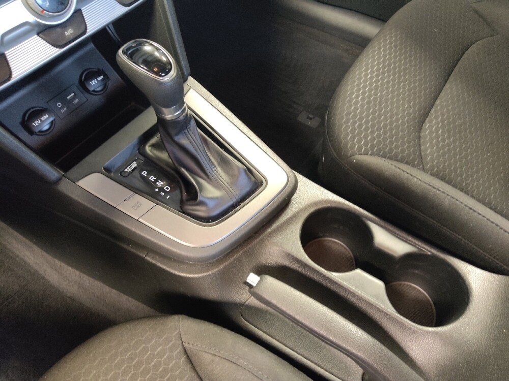 2019 Hyundai Elantra in Houston, TX 77060 - 18130689 26