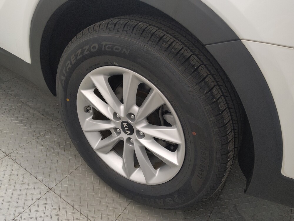 2020 Kia Sorento in Houston, TX 77034 - 18130697 31