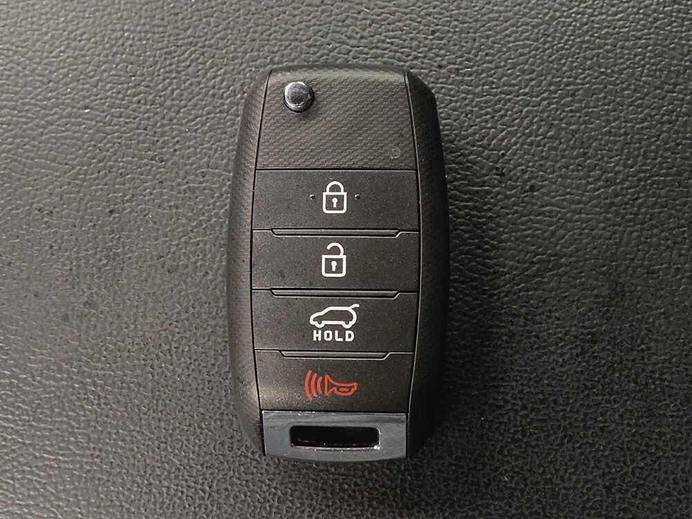 2020 Kia Sorento in Houston, TX 77034 - 18130697 32