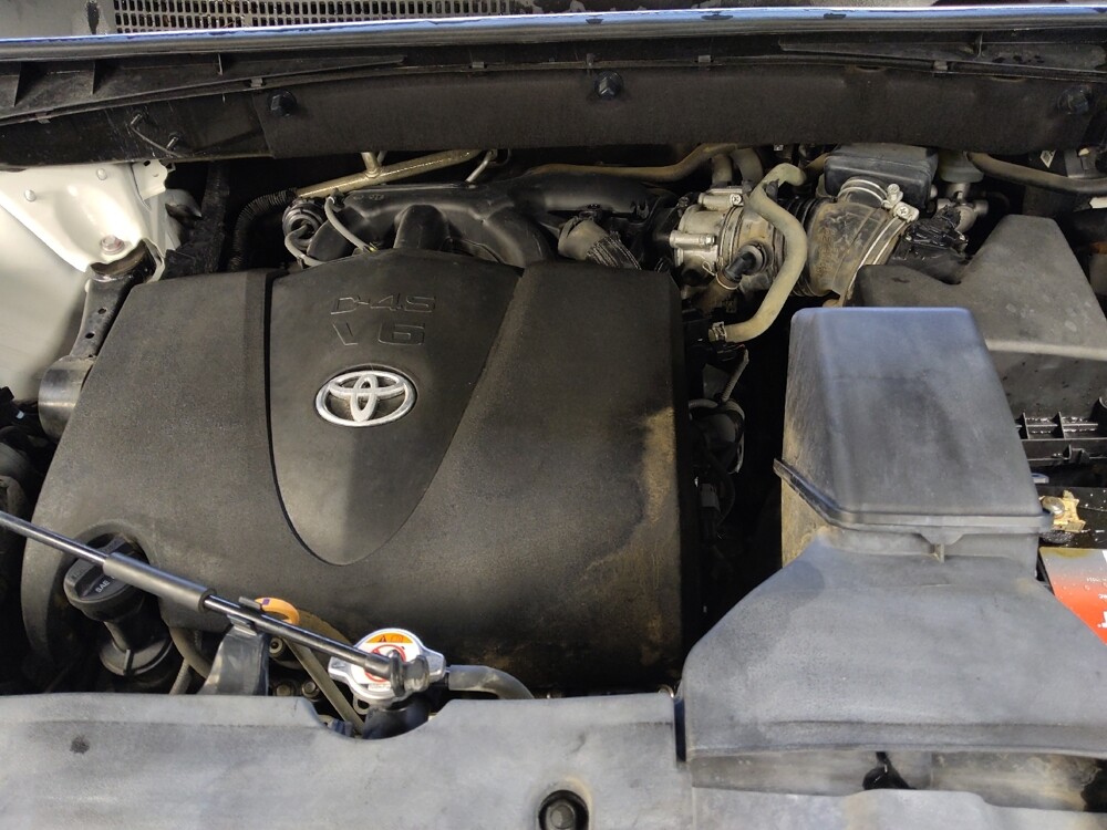 2018 Toyota Highlander in Metairie, LA 70006 - 18130698 30