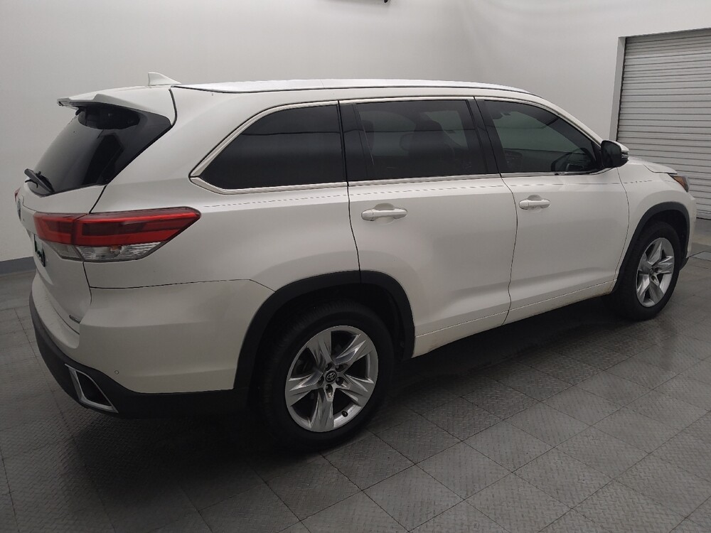 2018 Toyota Highlander in Metairie, LA 70006 - 18130698 10
