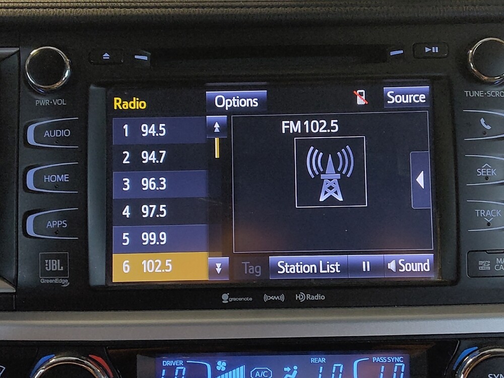 2018 Toyota Highlander in Metairie, LA 70006 - 18130698 25