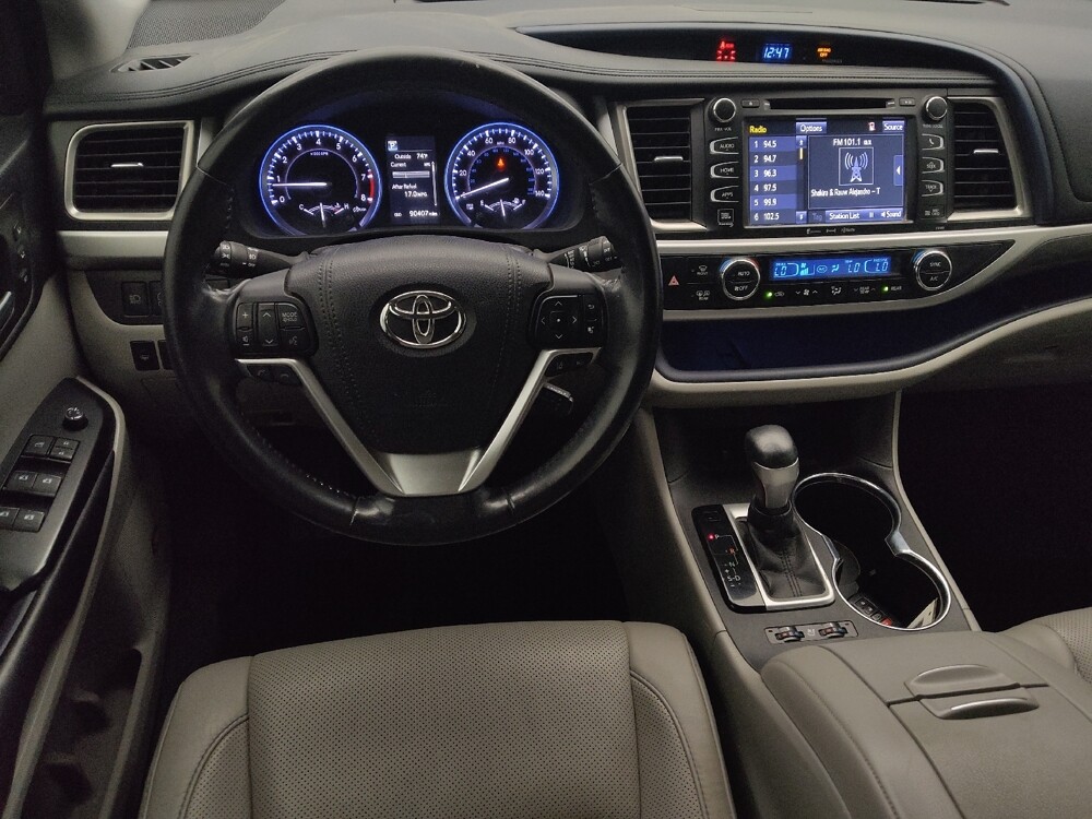 2018 Toyota Highlander in Metairie, LA 70006 - 18130698 22