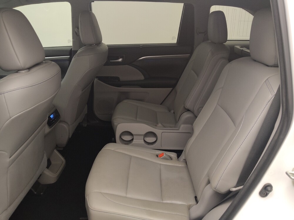 2018 Toyota Highlander in Metairie, LA 70006 - 18130698 18